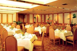 中山中餐店厨具 火锅店桌椅 酒店空调 家具 宾馆设备高价回收